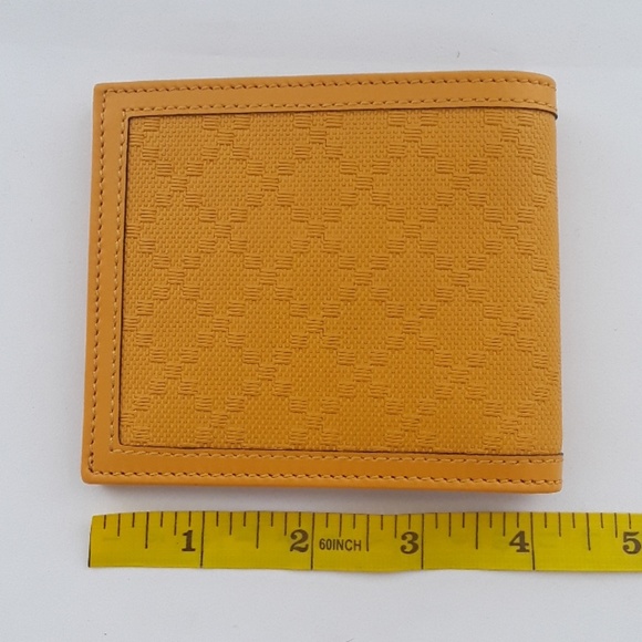 NIB 100% Authentic GUCCI wallet. Price is firm. - Picture 3 of 8